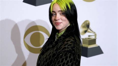 Billie Eilish ha incluido a millones de sus fans en su lista de.